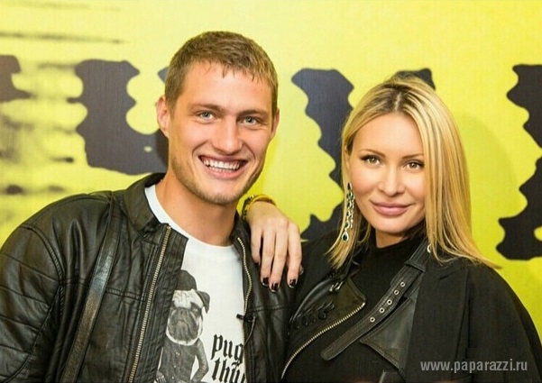 Александр Задойнов и беременная Элина Камирен отправились на охоту
