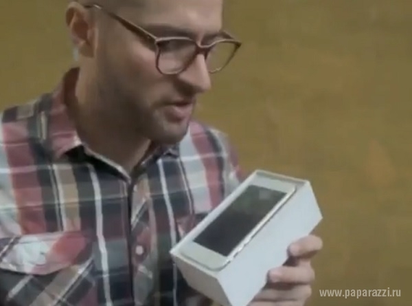 Иракли Пирцхалава демонстративно разбил iPhone 6