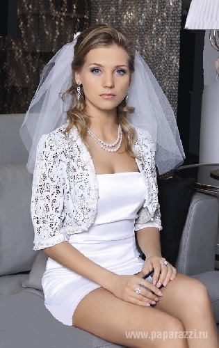 Кристина Асмус примерила свадебное платье