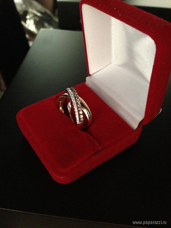 Кольцо с бриллиантом для Карины Гуриной
