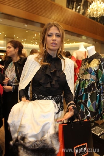 Виктория Боня купила на распродаже платье от Valentino