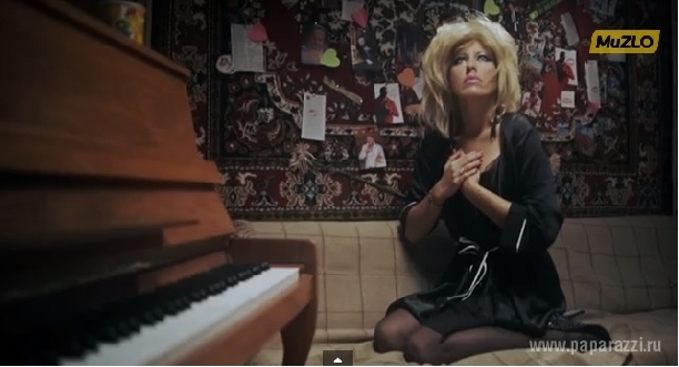 Ксения Собчак начала карьеру певицы и уже сняла настоящий видеоклип