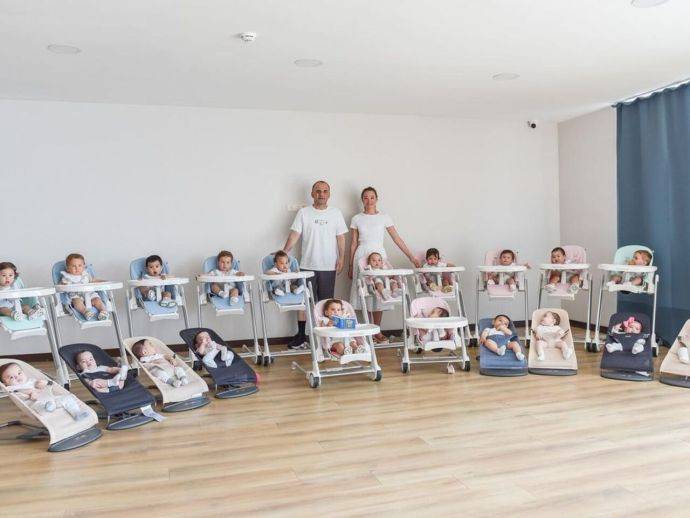 Турецкого мужа матери 23-ёх детей, 26-летней Кристины Озтюрк, посадили на 8 лет. Топ-фото огромедной семьи Кристины, Галипа и их детей