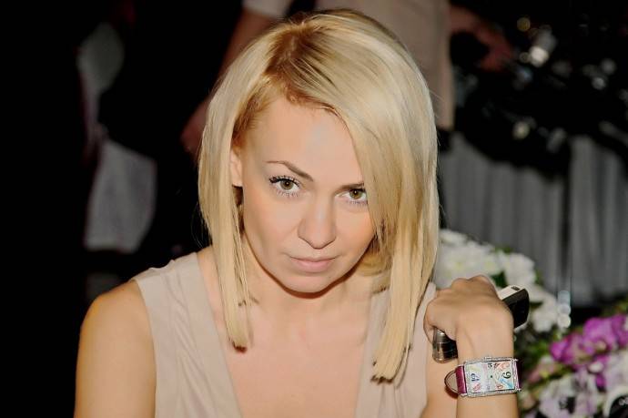 Яна Рудковская ответила Татьяне Тарасовой, которая заявила, что она лезет в работу Евгения Плющенко