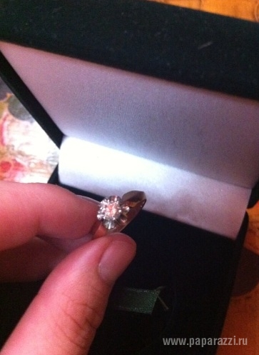 На День Св.Валентина певица Максим получила в подарок кольцо от тайного поклонника