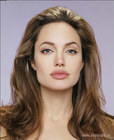 Актрисе Анджелине Джоли удалили молочные железы