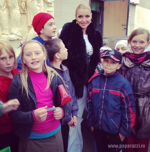 Анастасия Волочкова делает карьеру своей дочке