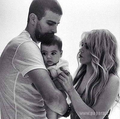 Шакира выложила смешные новогодние фото с сыном