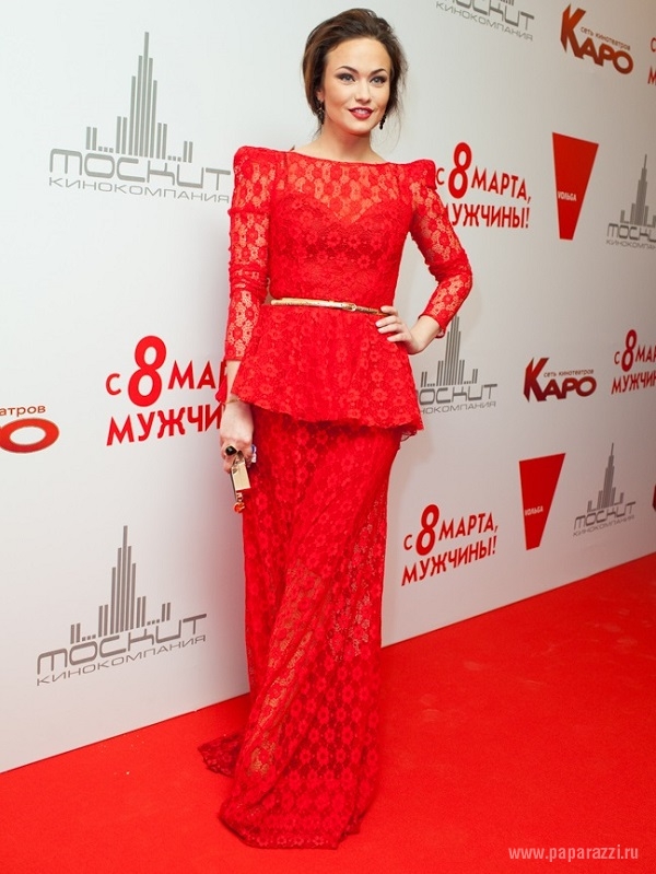 Мария Берсенева пришла на премьеру фильма с импозантным кавалером