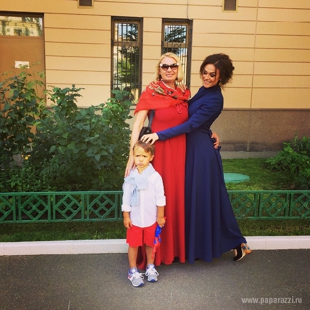 Алена Водонаева отпраздновала день рождения сына и вспомнила себе беременную