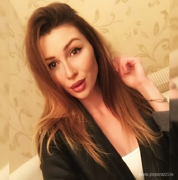 Анна Заворотнюк прокатилась по Парижу на шикарной машине своего чеченского бойфренда