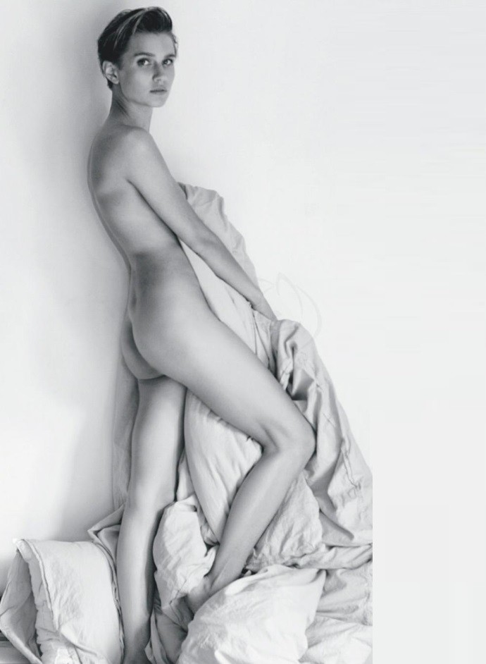 Красивая Даша Мельникова на эротических снимках. Фото с голой Дашей Мельниковой