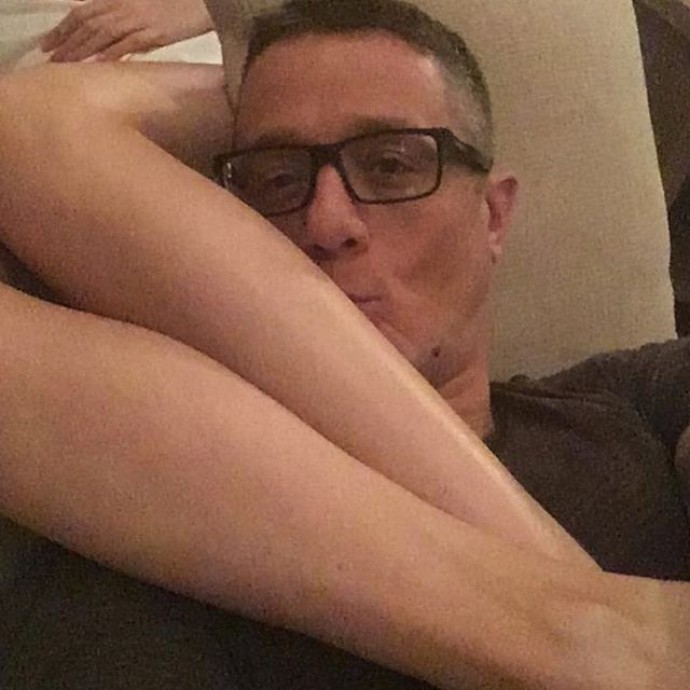Сын Любови Полищук поделился снимком, где целует женские ноги
