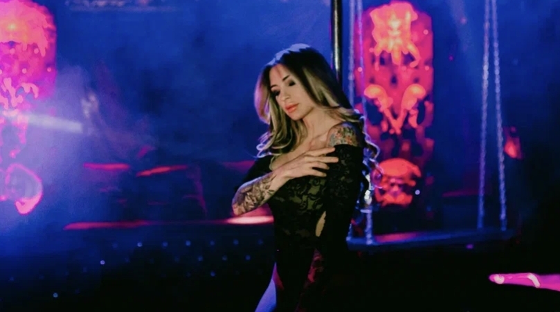 Очень горячо: Яна Ясс представила сексуальное видео на песню "Цветы лотоса"
