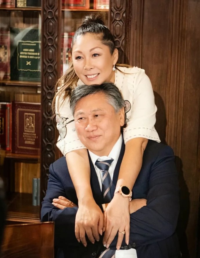 «Разъехаться было хорошим решением»: Анита Цой призналась, что уже несколько лет не живет с мужем 
