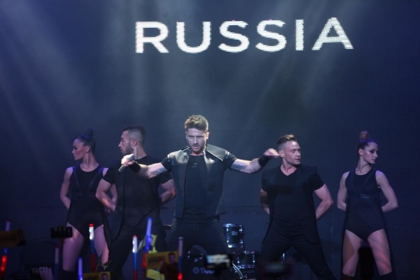Политические скандалы и подготовка к Евровидению довели Сергея Лазарева до обморока на концерте (видео)