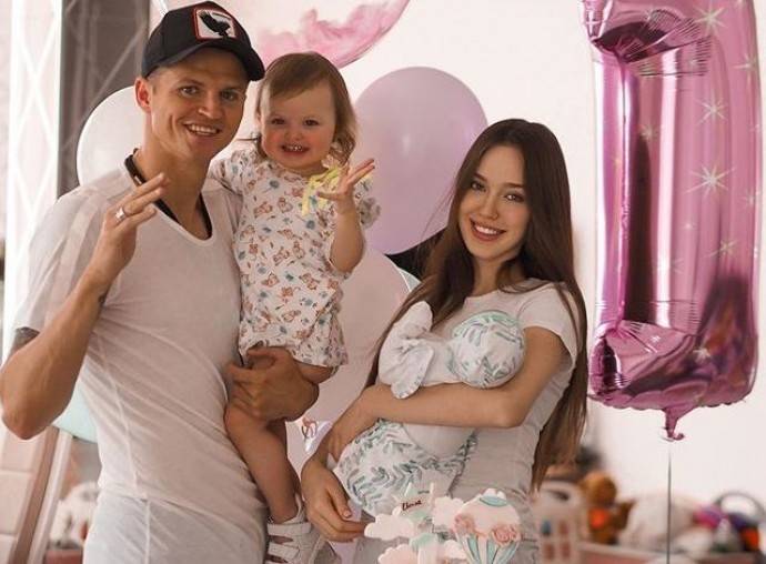"Прекрасный праздник": Дмитрий и Анастасия Тарасовы покрестили младшую дочь
