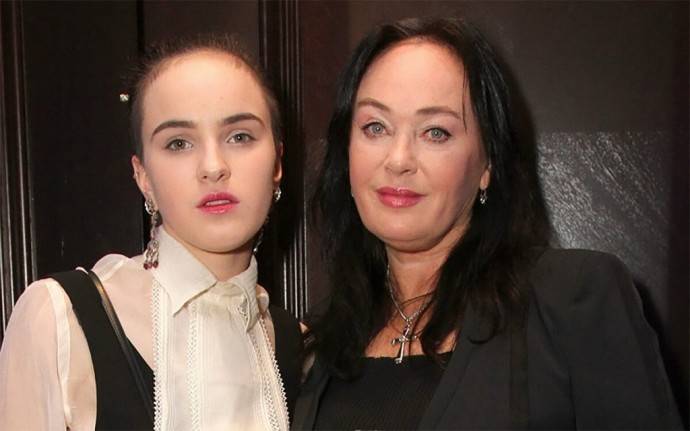 «Джокер недоделанный»: в сети обсуждают странную фотосессию дочери Ларисы Гузеевой
