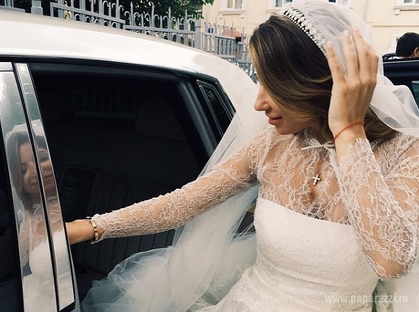 Ольга Орлова показала фотографию с венчания Галины Юдашкиной и Петра Максакова