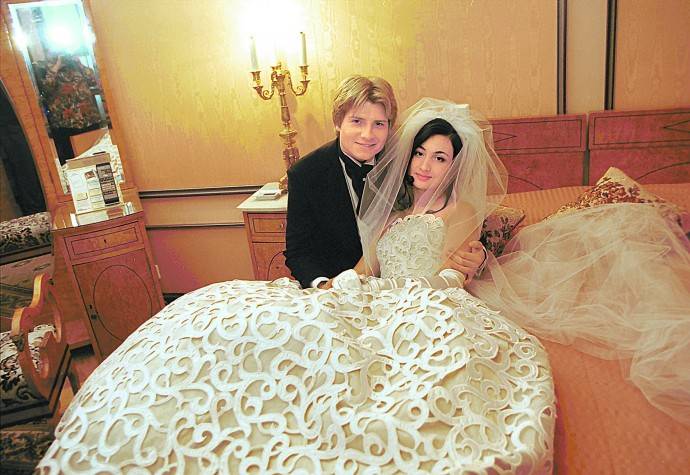 Бывшая жена Николая Баскова впервые за 10 лет вышла в свет