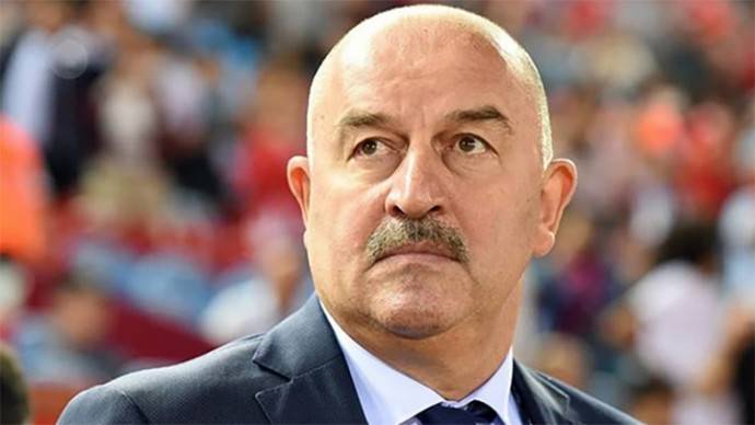 Станислав Черчесов уволен с поста главного тренера сборной России