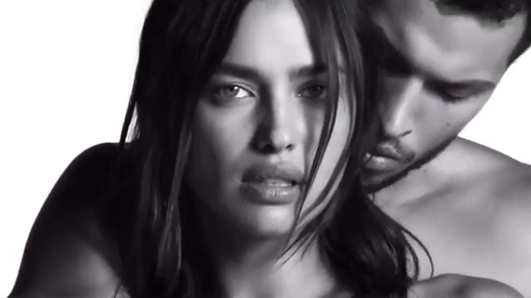 Голая Ирина Шейк снялась в рекламе джинсов от Givenchy