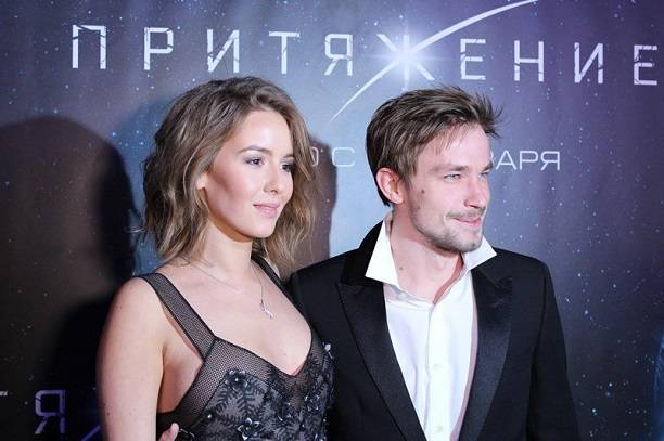 Актер Александр Петров ухаживал за Ириной Старшенбаум, находясь в гипсе