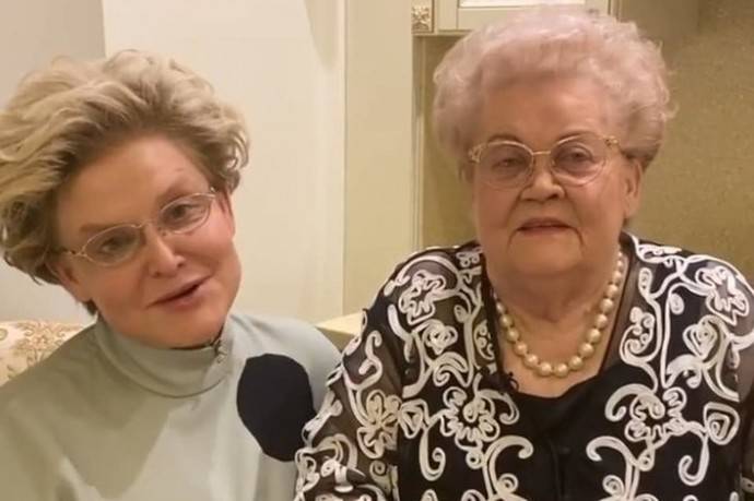 Победившая коронавирус мать Елены Малышевой оказалась в инвалидном кресле
