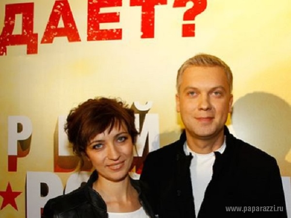 Сергей Светлаков пришел на премьеру фильма со своей супругой
