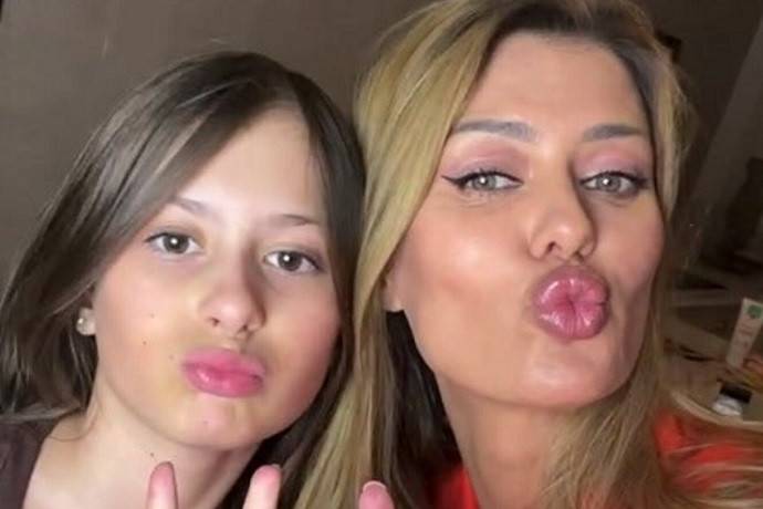 «Моя любимая крошка»: Виктория Боня опубликовала фото 11-летней дочери Анджелины после салона красоты 