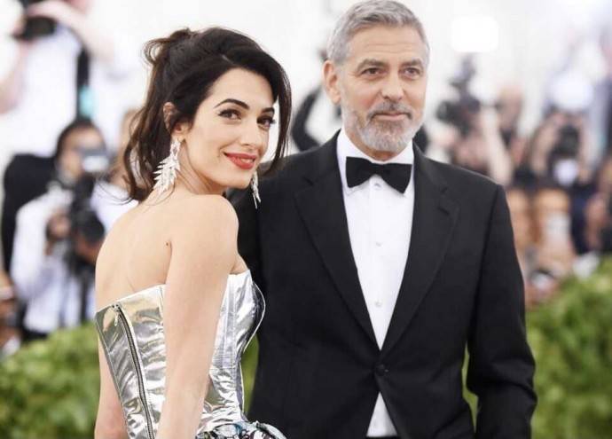 Супруга Джорджа Клуни снова беременна близнецами