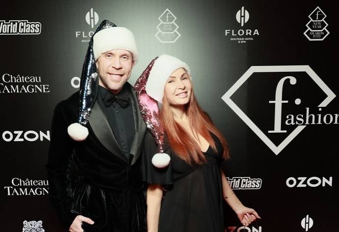 На Новогодней Премии телеканала Fashion TV Russia Эвэлина Бледанс, Ольга Бузова и Юлия Хадарцева «поставили на черное»