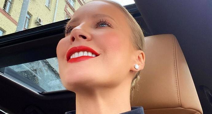 Рейтинг дня: Лена Летучая выбрала стиль тотал-блек для похода на открытие бутика Dior