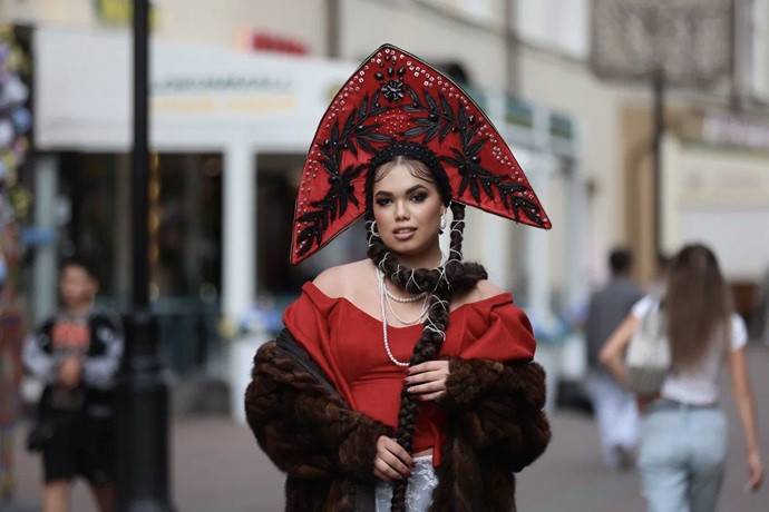 Благодаря роботу и Владимиру Путину трек певицы ГАЛЕИ завирусился в сети