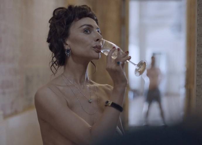 Катя Варнава раскручивает свою карьеру в кино с помощью обнаженки: ТОП кадры из фильма Азазель