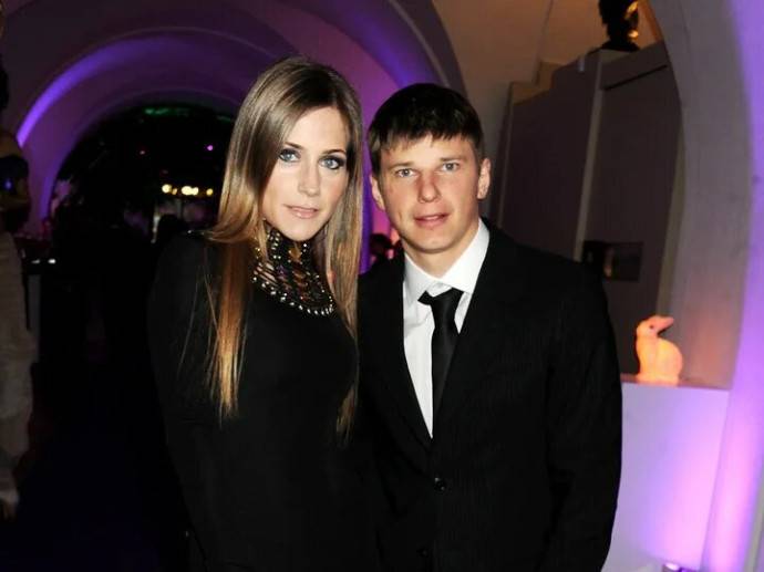 Снова вместе, снова рядом: Юлия Барановская и Андрей Аршавин провели вечер в ресторане