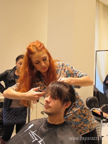 Ирина Забияка стала парикмахером