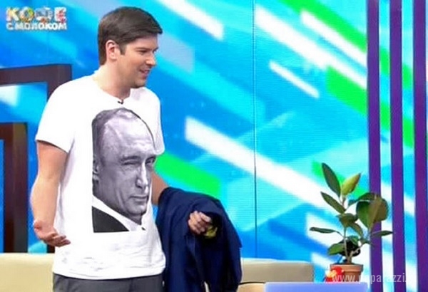 Украинский телеведущий Даниил Грачев появился в эфире в майке с изображением Владимира Путина