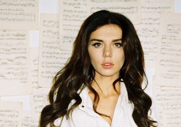 Анна Седокова призналась что изначально новый альбом был провальным