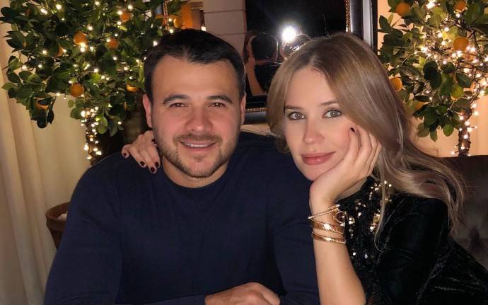 Супруга Эмина Агаларова прокомментировала информацию о разводе с певцом