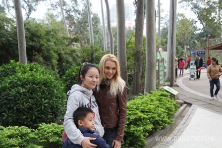 Даша Русакова встретилась в Китае с поклонниками