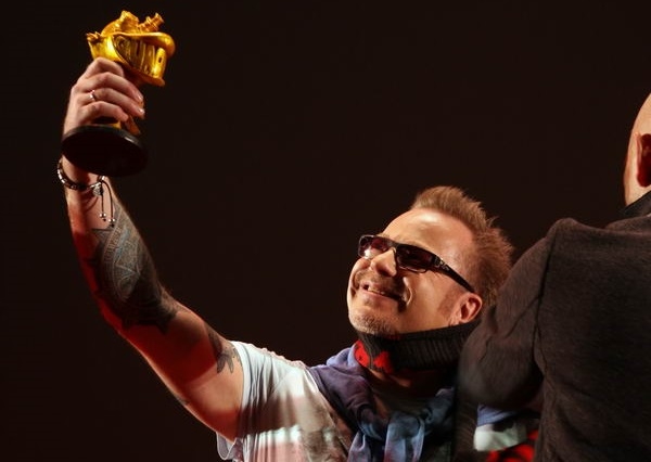В преддверии вручения Оскара наградой в области кинематографии отметился певец Владимир Пресняков