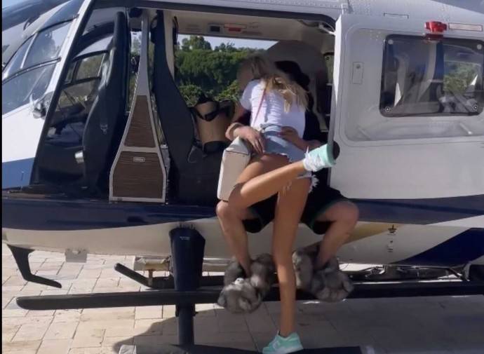 «Хозяйка желает»: жену чиновника Викторию Лопырёву, не стесняясь, лапают и зажимают молодчики в вертолете и не только