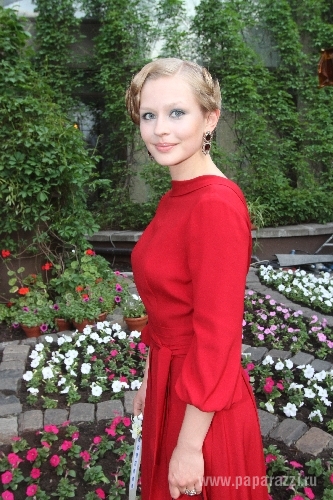 Юлия Пересильд назвала Ксению Собчак "существом среднего пола"