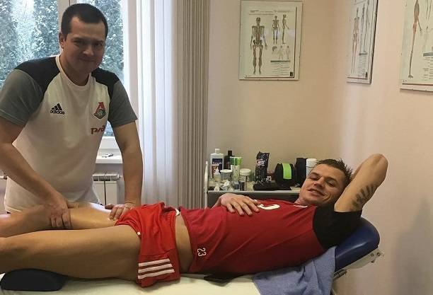 Дмитрий Тарасов похвастался своими бритыми ножками