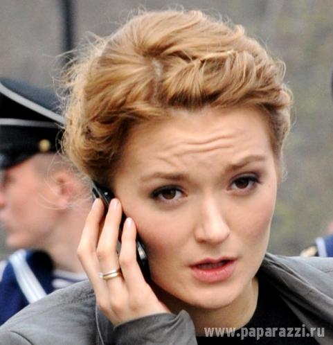 Надя Михалкова стала носить обручальное кольцо