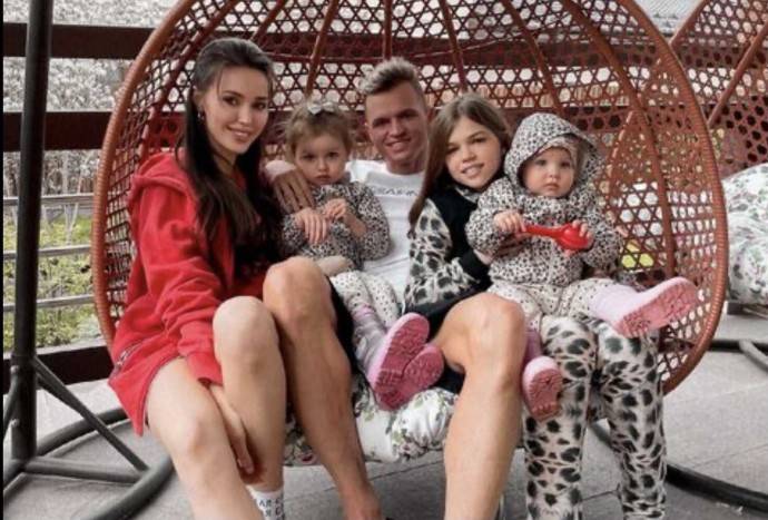 «Будет жить вместе с нами»: старшая дочь Дмитрия Тарасова переезжает к нему