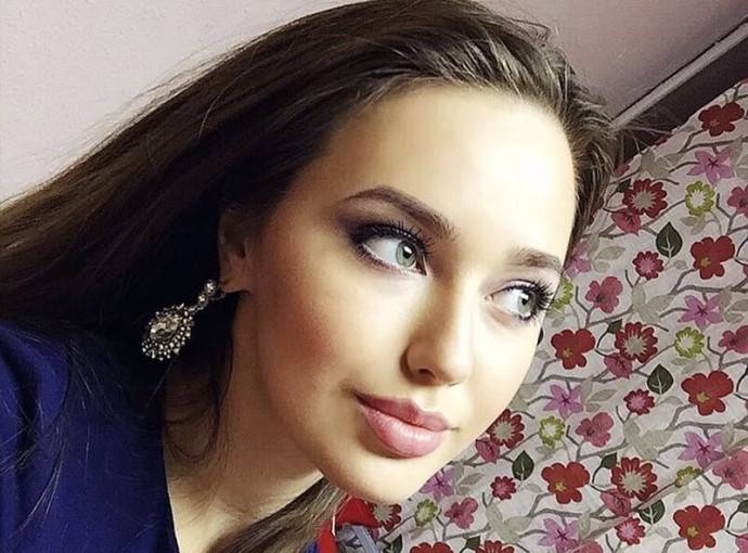 «Силиконовые шары»: хирург Анастасии Костенко слил фото её груди после операции
