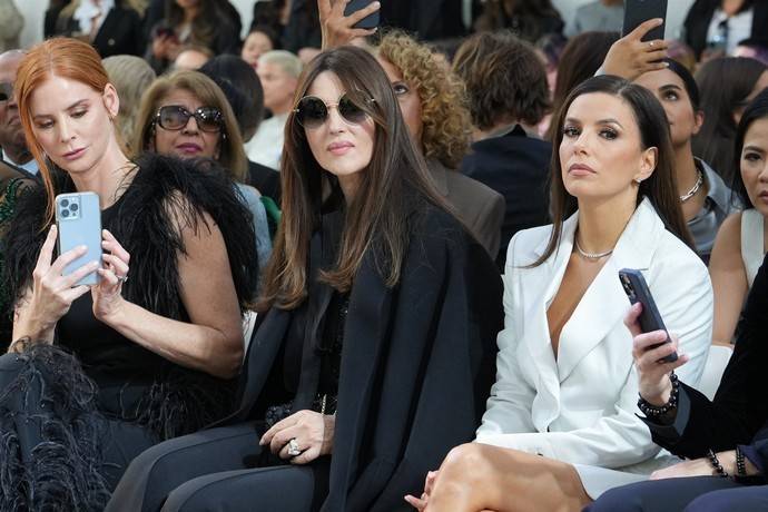 Королевы стиля: Чёрная Моника Беллуччи и белая Ева Лонгория сыграли на контрасте на показе Elie Saab