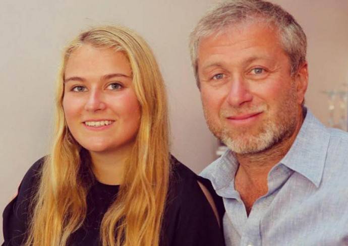 25-летняя дочь Романа Абрамовича удивила поклонников своими ногами
